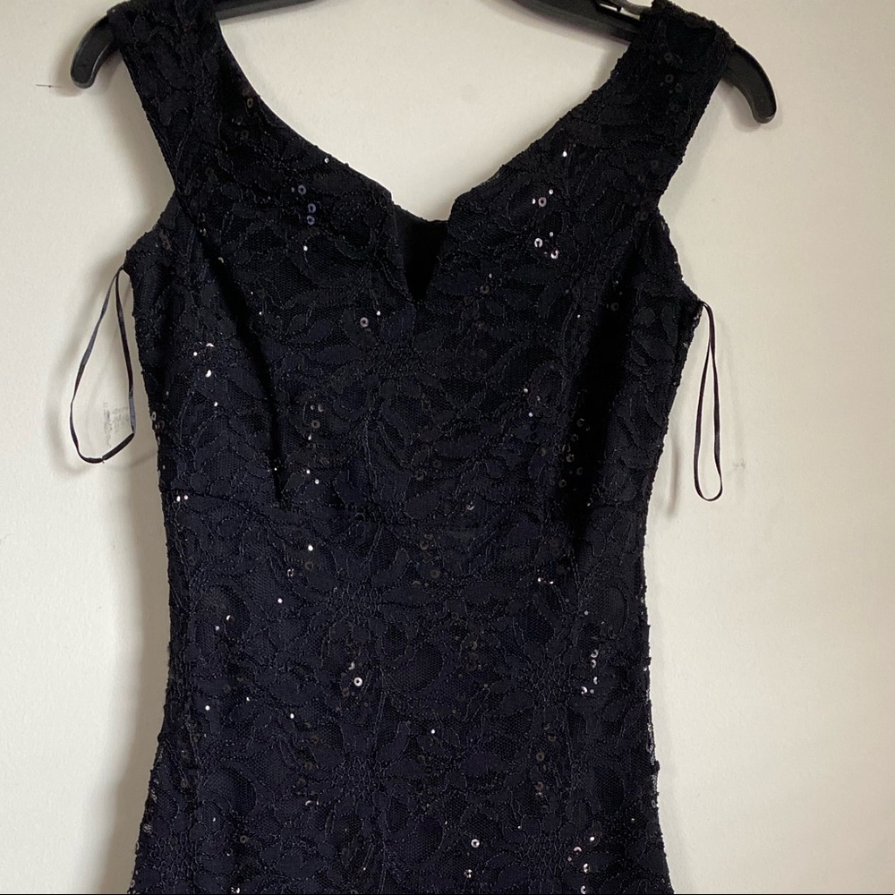Black dress - Picture 2 of 2